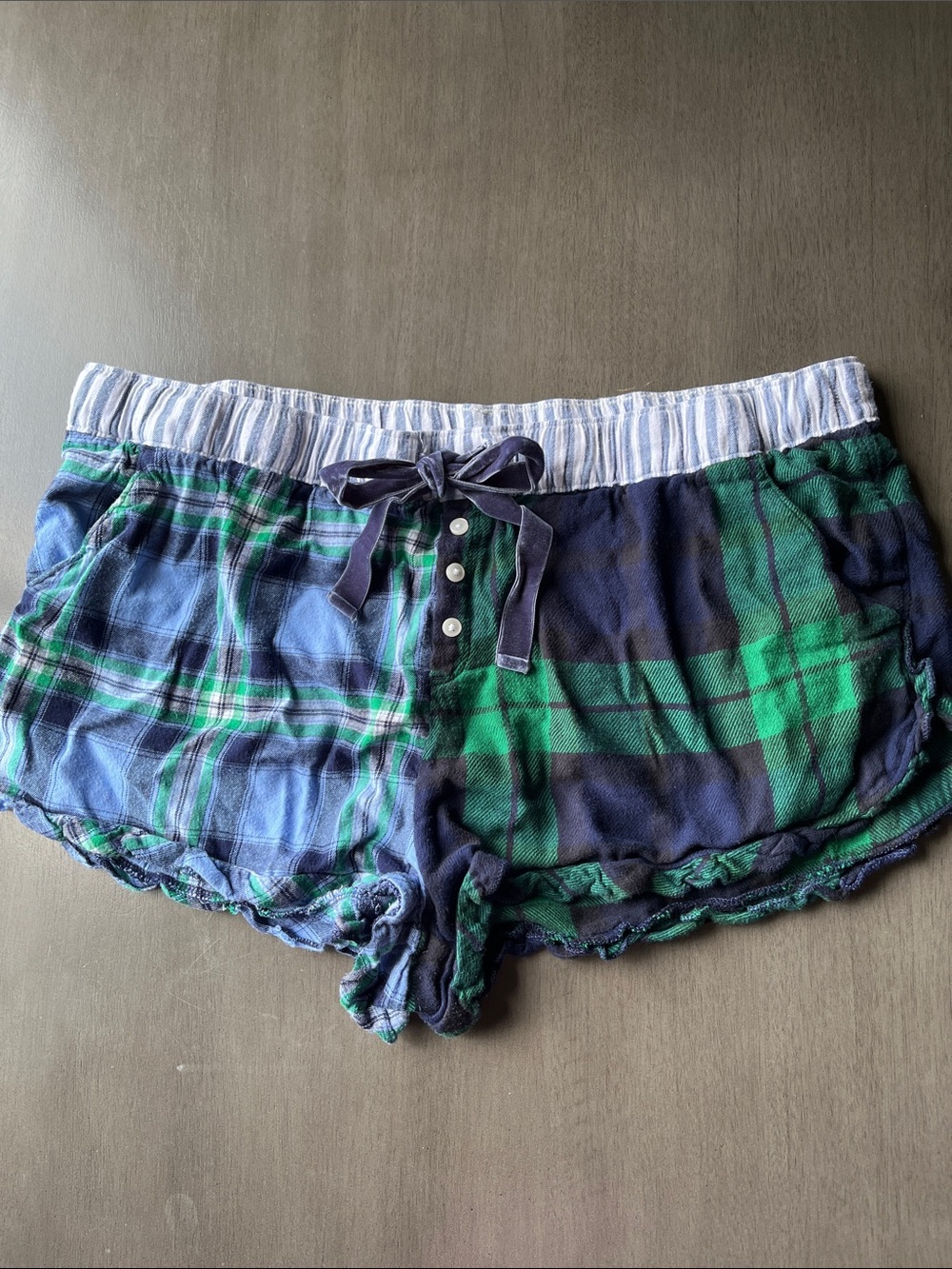 aerie Green and Navy Plaid Flannel Sleep Shorts women’s size XL pockets
